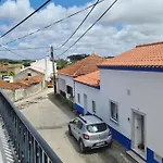 Gomes & Fortunato House Dom wakacyjny Casais Brancos
