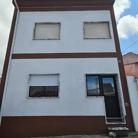 בית נופש Gomes & Fortunato House Casais Brancos