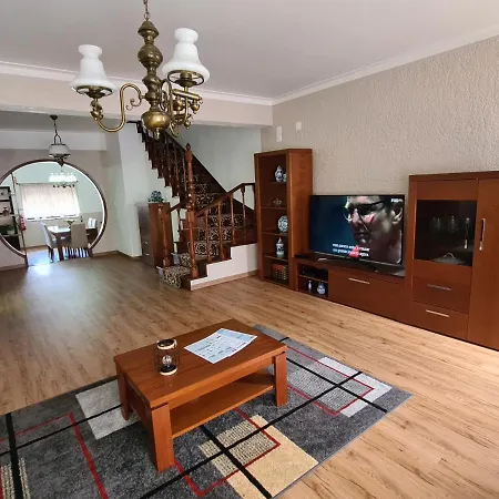 Gomes & Fortunato House בית נופש Casais Brancos