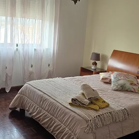 Gomes & Fortunato House בית נופש *