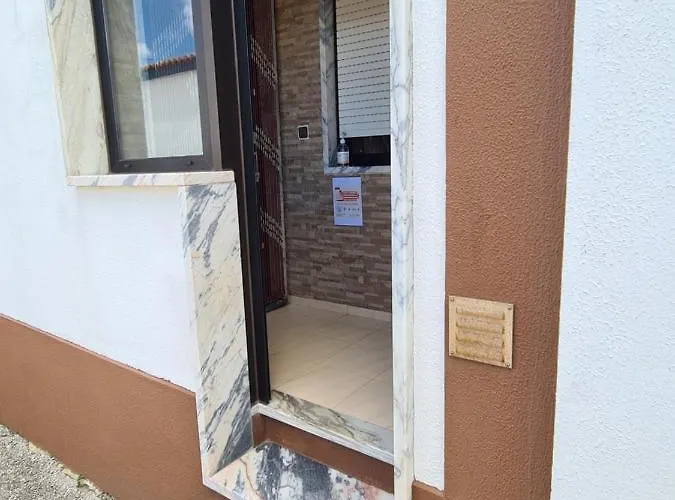 Gomes & Fortunato House בית נופש *