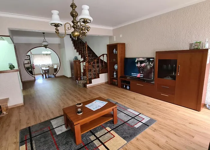 Gomes & Fortunato House بيت للعطل Casais Brancos