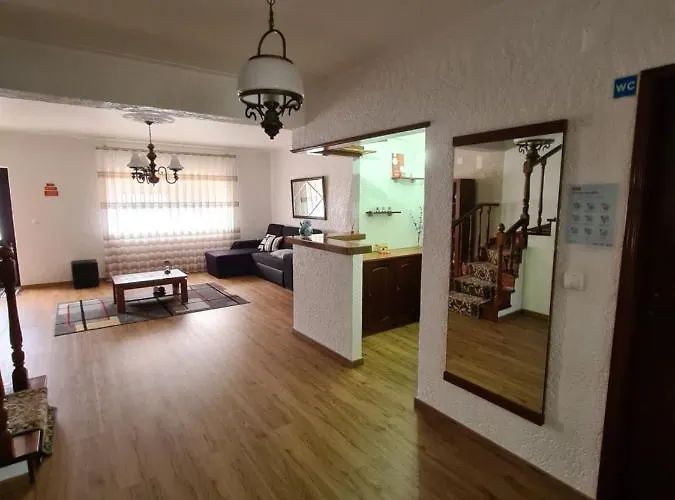 Gomes & Fortunato House Casais Brancos